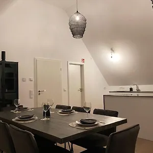 Apartment Oasis: Close To Munich - 4 Bedrooms - Kitchen, Dachau